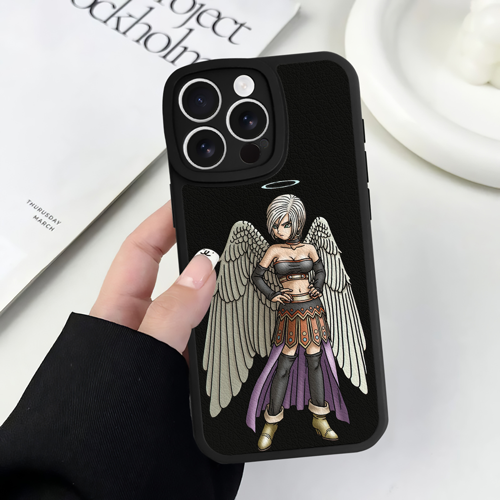 （画像用） ドラゴンクエスト Doragon Kuesuto Dragon Quest 【iPhone 16シリーズ対応】シリコンスマホケース（レザー調） 材質：シリコン